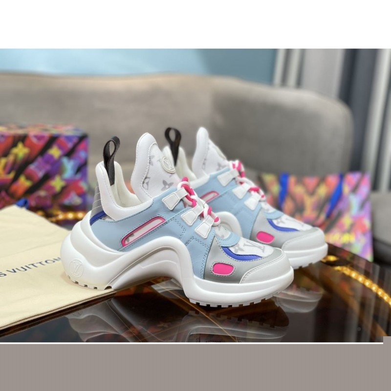 l**is V*t*n sneakers
